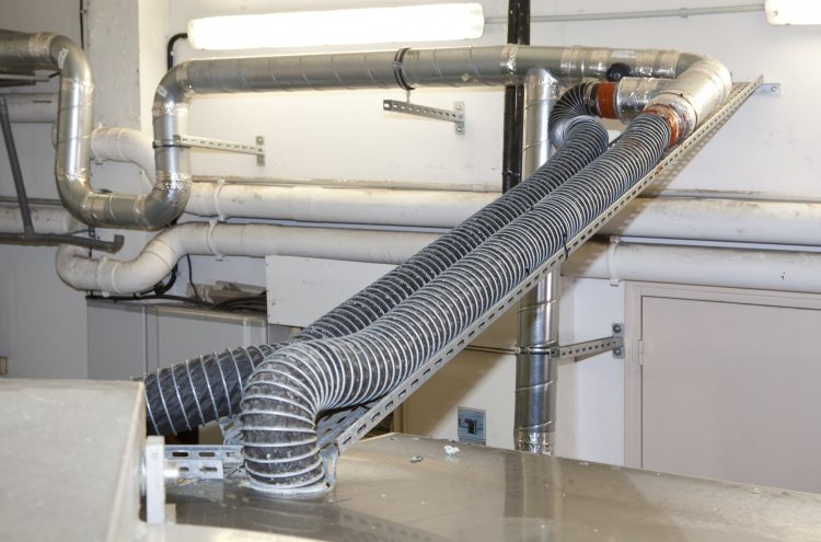 Steam extraction solutions adapted to the constraints of the waste treatment facilities